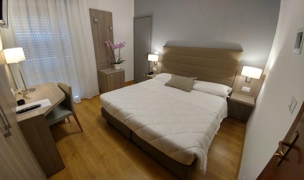 Hotel Loreley Lido di Jesolo Kültér fotó
